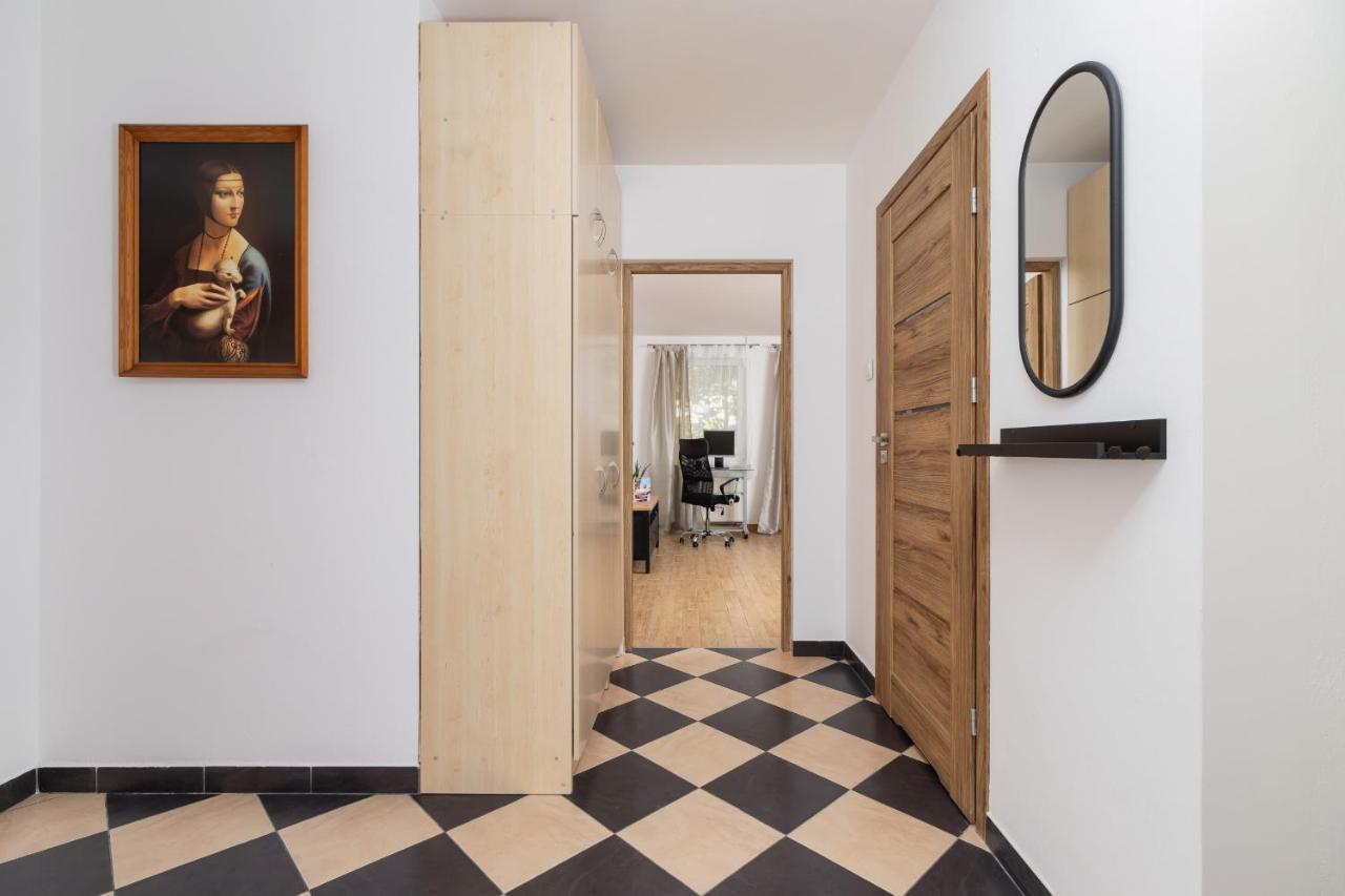 Pleasant Apartment With Terrace Cracow By Noclegi Renters Cracóvia Exterior foto